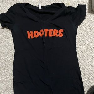 Black hooters shirt